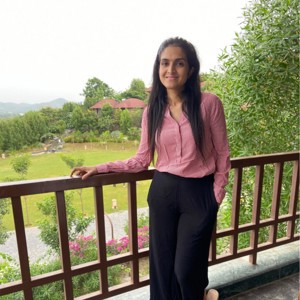 Photo of Dr. Mansi Makati Delvadia